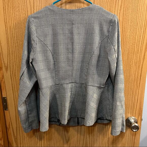 Torrid Black & White Houndstooth Peplum Full Zip Blazer Jacket Size 0 / Large - Picture 2 of 8